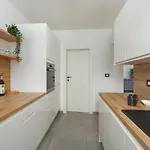 Es