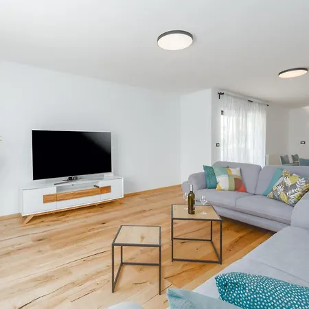 Apartament Es *